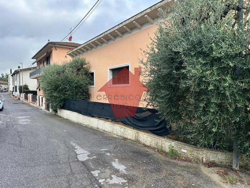 Quadrilocale in Vendita a San Miniato, zona Stibbio, 190'000€, 95 m², con Box