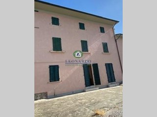 Casa Indipendente in Vendita a Pieve a Nievole, 150'000&euro;, 240 m²