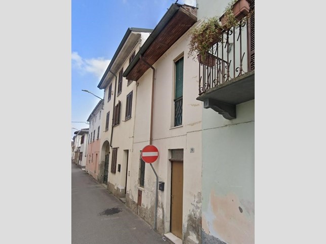 Quadrilocale in Vendita a Sartirana Lomellina, 11'644€, 72 m²