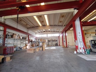Capannone in Affitto a Massa, 2'600€, 290 m²