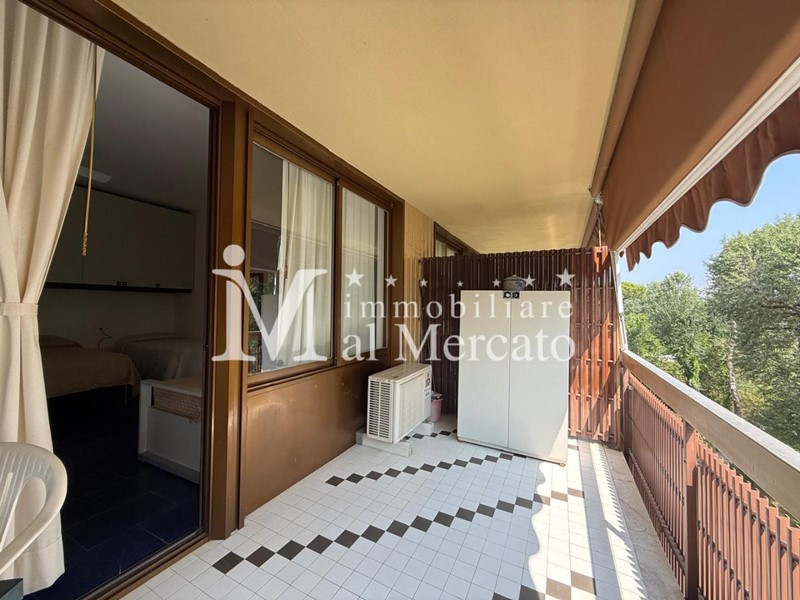 Monolocale in Vendita a Viareggio, zona Torre Del Lago-marina, 160'000€, 35 m², arredato