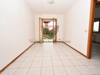 Bilocale in Vendita a Colle di Val D'Elsa, 100'000€, 46 m², con Box