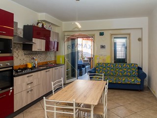 Casa Semi Indipendente in Vendita a Aci Catena, 57'000€, 69 m²