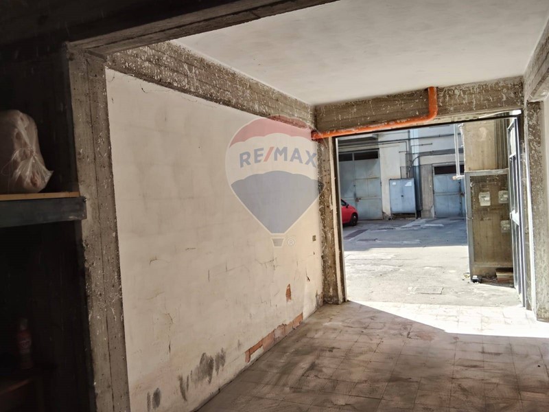 Box in Vendita a Aci Catena, 35'000€, 33 m²