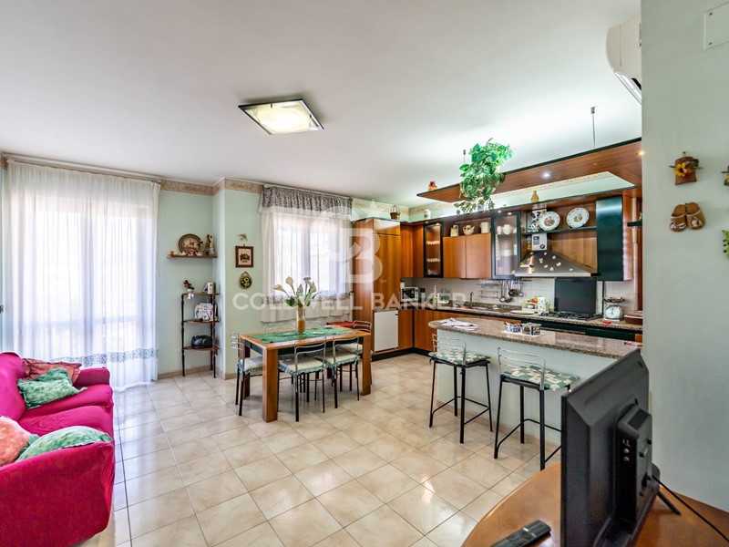 Appartamento in Vendita a Aci Sant'Antonio, 175'000€, 265 m²