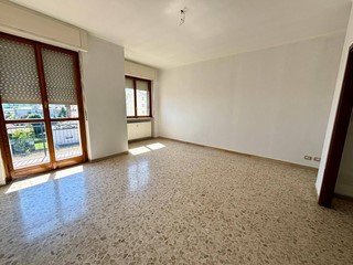Quadrilocale in Vendita a Alessandria, 100'000€, 117 m²
