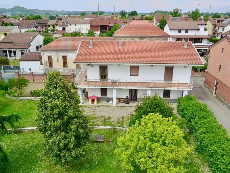 Casa Semi Indipendente in Vendita a Alessandria, 230'000€, 270 m²
