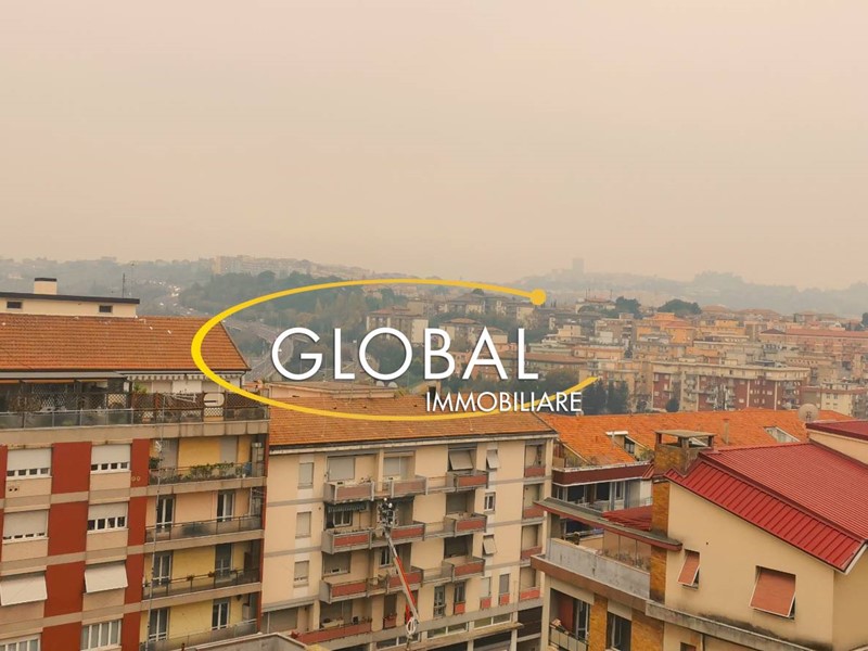Quadrilocale in Vendita a Ancona, 199'000€, 130 m²