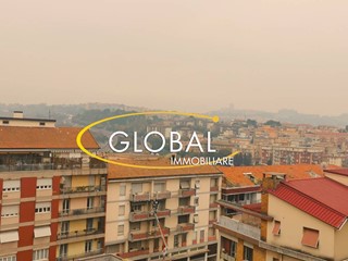 Quadrilocale in Vendita a Ancona, 199'000€, 130 m²