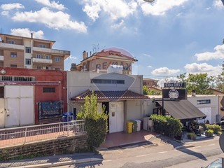 Immobile commerciale in Vendita a Ariccia, 348'000€, 317 m²