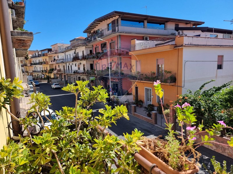 Casa Semi Indipendente in Vendita a Taormina, 75'000€, 87 m²