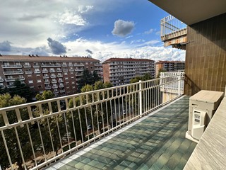 Appartamento in Vendita a Torino, 450'000€, 200 m²