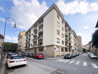 Appartamento in Vendita a Torino, 210'000€, 131 m²