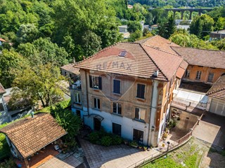 Quadrilocale in Vendita a Varese, 189'750€, 219 m²