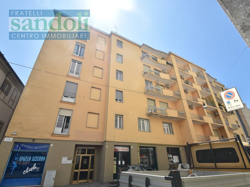 Appartamento in Vendita a Vercelli, 152'000€, 135 m²