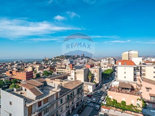 Trilocale in Vendita a Paternò, 73'000€, 111 m²