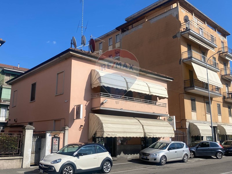Immobile commerciale in Vendita a Pavia, 500'000€, 250 m²