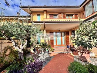 Villetta a schiera in Vendita a Pietrasanta, 490'000€, 170 m²
