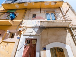 Casa Semi Indipendente in Vendita a Caltagirone, 12'000€, 60 m²