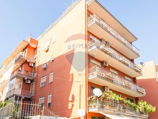 Quadrilocale in Vendita a Catania, 150'000&euro;, 135 m²