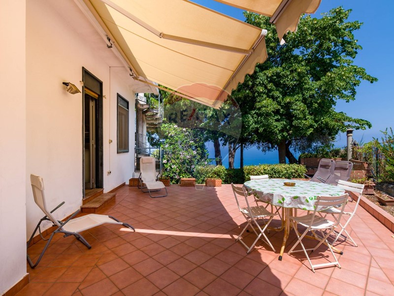 Villa in Vendita a Cefalù, 355'000€, 200 m²
