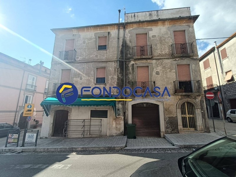 Quadrilocale in Vendita a Cerreto Sannita, 130'000€, 200 m²