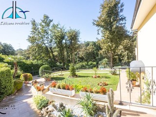 Villa in Vendita a Formello, 1'250'000€, 397 m²
