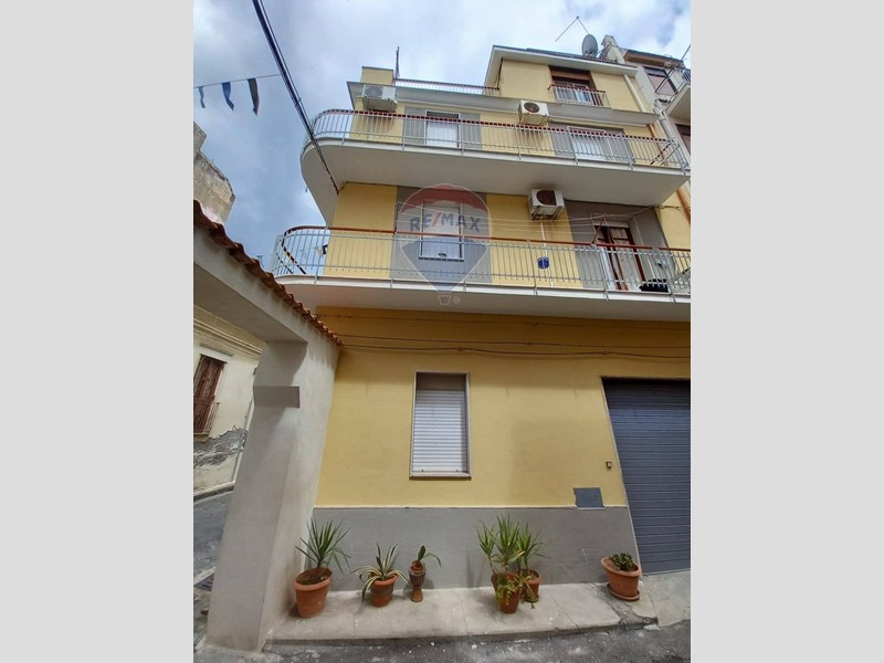 Casa Indipendente in Vendita a Lentini, 57'000€, 115 m²