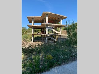 Rustico in Vendita a Minturno, 120'000€, 240 m²