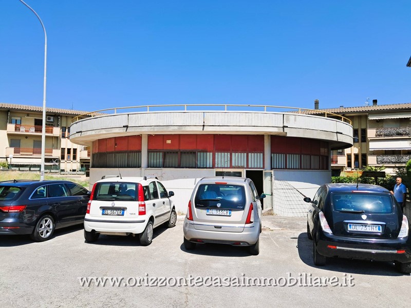 Immobile commerciale in Vendita a Maltignano, 198'000€, 378 m²