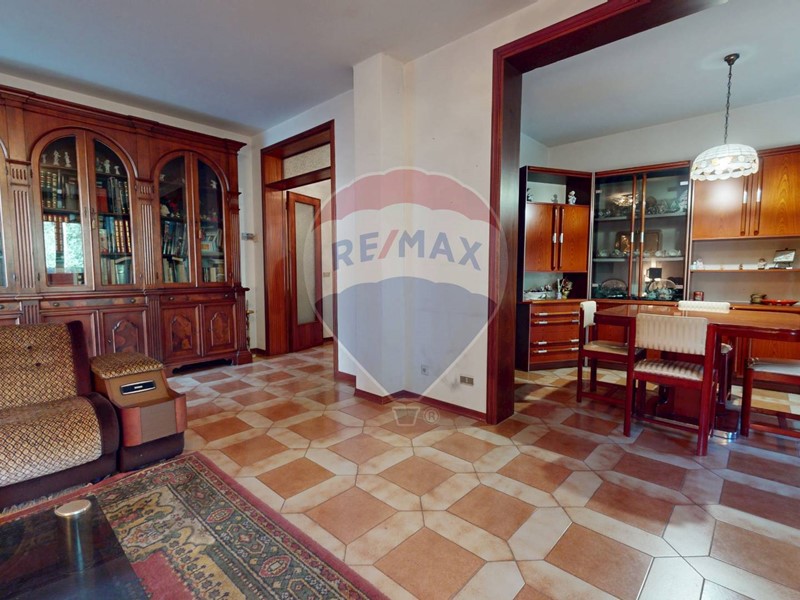 Casa Semi Indipendente in Vendita a Massarosa, 230'000€, 202 m²