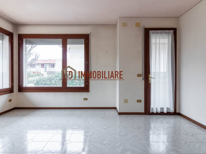 Casa Semi Indipendente in Vendita a Montebelluna, 360'000€, 210 m²