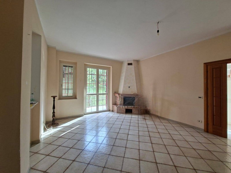 Quadrilocale in Vendita a Montefalcione, 70'000&euro;, 95 m²