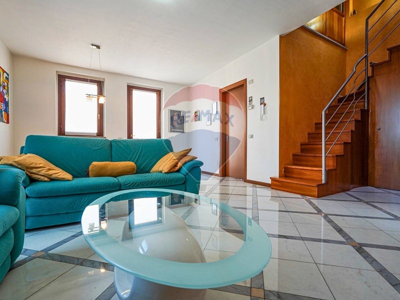 Trilocale in Vendita a Mozzo, 259'000€, 167 m²