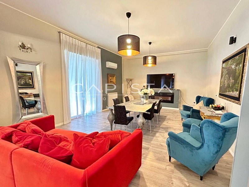 Appartamento in Vendita a Ortona, 306'000€, 174 m²