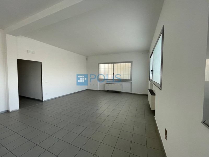 Laboratorio in Affitto a Padova, 1'200€, 238 m²