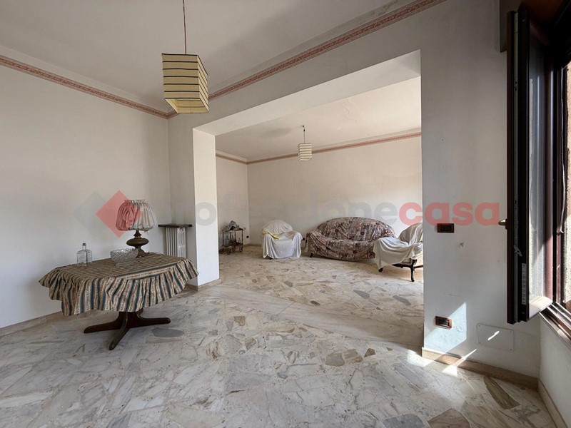 Appartamento in Vendita a Manduria, 125'000€, 170 m²