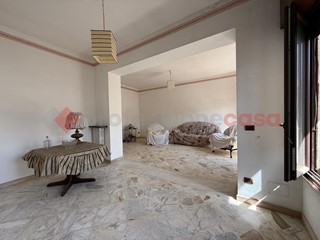 Appartamento in Vendita a Manduria, 125'000€, 170 m²