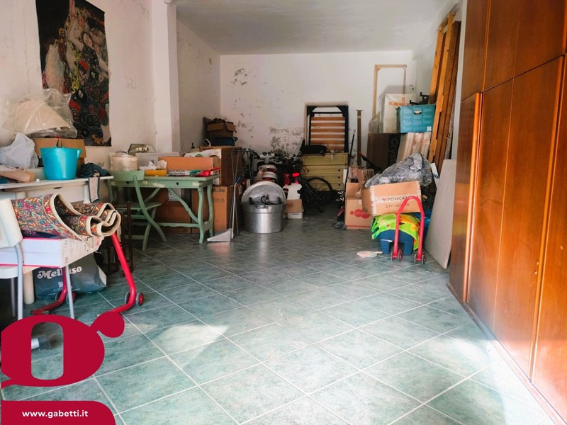 Box in Vendita a Imperia, 40'000€, 54 m²