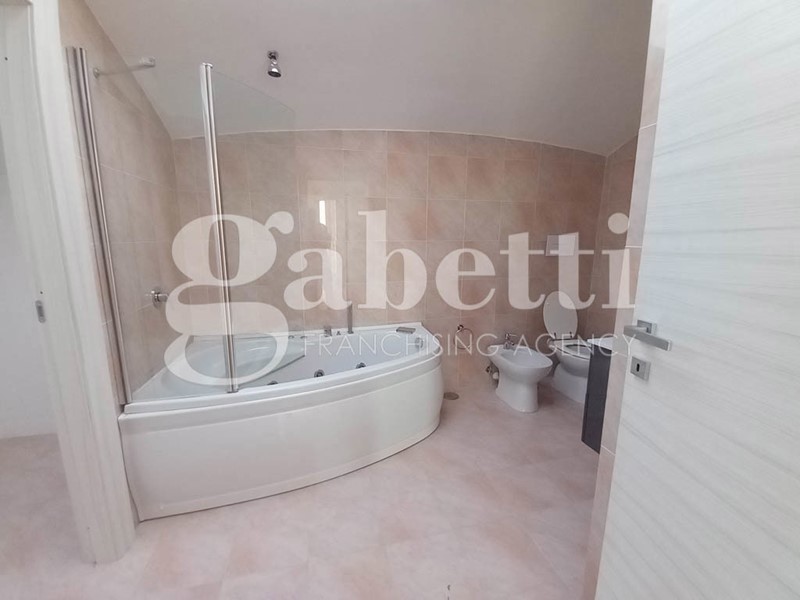 Villa in Vendita a Giugliano in Campania, 545'000€, 230 m²