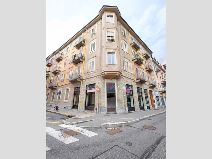 Negozio in Affitto a Torino, 3'000€, 157 m²