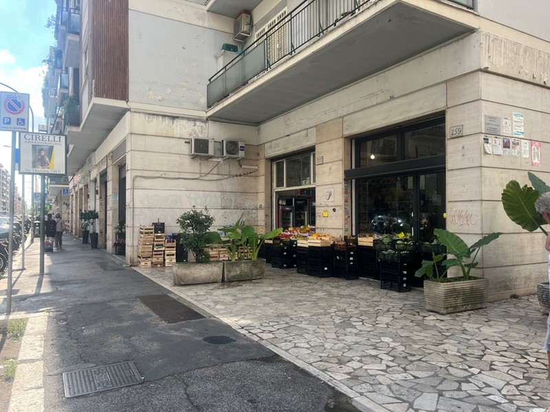 Negozio in Vendita a Roma, 410'000&euro;, 80 m²