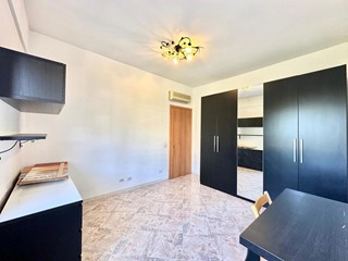 Trilocale in Vendita a Roma, 219'000&euro;, 80 m², con Box