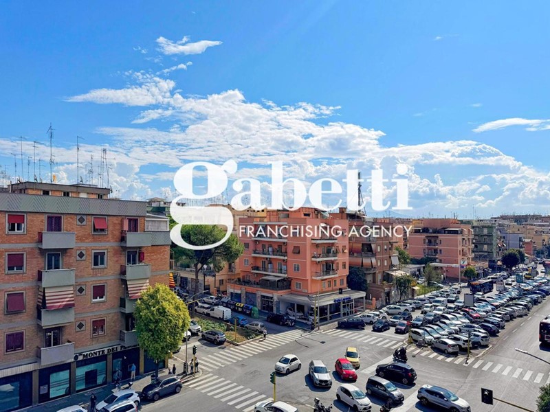 Bilocale in Vendita a Roma, 199'000&euro;, 78 m²