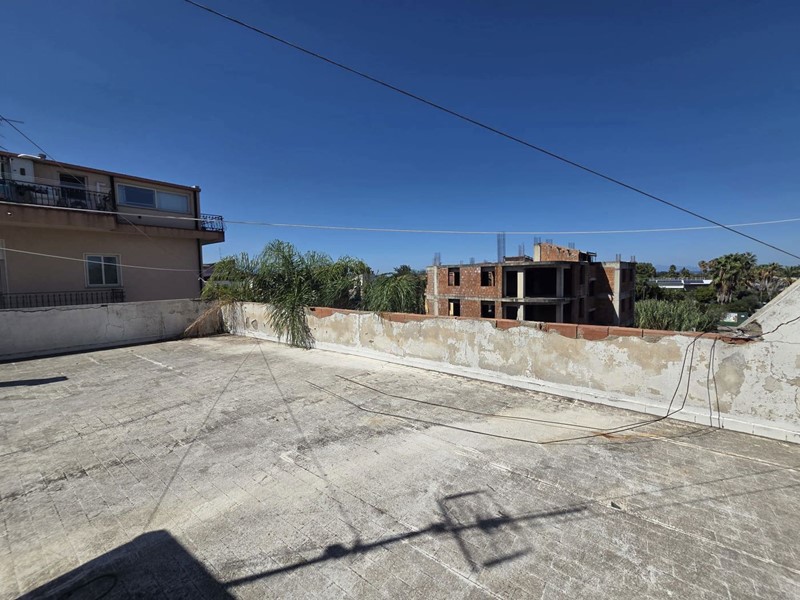 Quadrilocale in Vendita a Barcellona Pozzo di Gotto, 65'000€, 135 m²