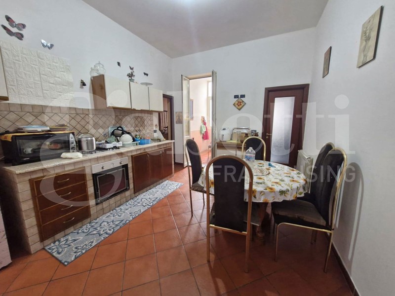 Quadrilocale in Vendita a Palermo, 98'000€, 95 m²