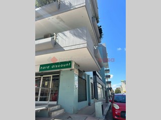 Magazzino in Vendita a Bari, 660'000€, 575 m²