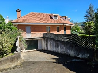 Casa Indipendente in Vendita a Cumiana, 283'000€, 298 m², con Box