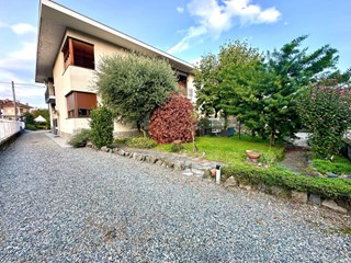 Casa Semi Indipendente in Vendita a Nole, 205'000&euro;, 300 m²