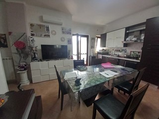 Trilocale in Vendita a Tivoli, zona Villa Adriana, 179'000€, 62 m², con Box